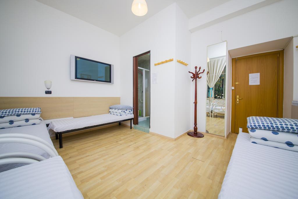 The Voice Of Roma Guesthouse Exterior foto