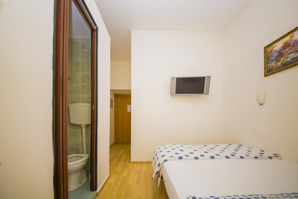The Voice Of Roma Guesthouse Exterior foto